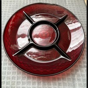 Luminarc France Ruby Red divided plate measures 10” diameter. No chips/cracks